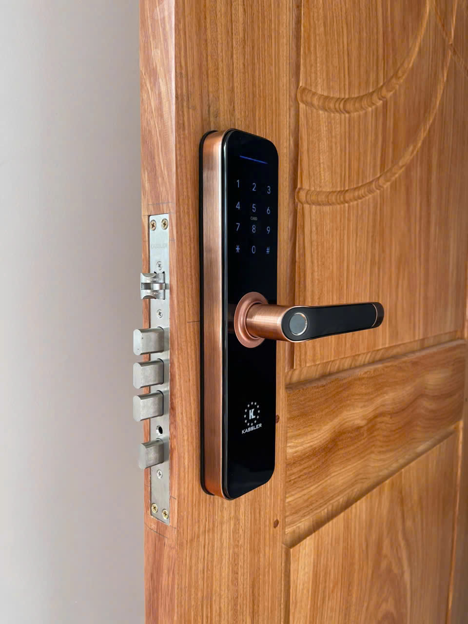 Khóa vân tay kassler KL-668 đồng phù hợp lắp cửa thông phòng